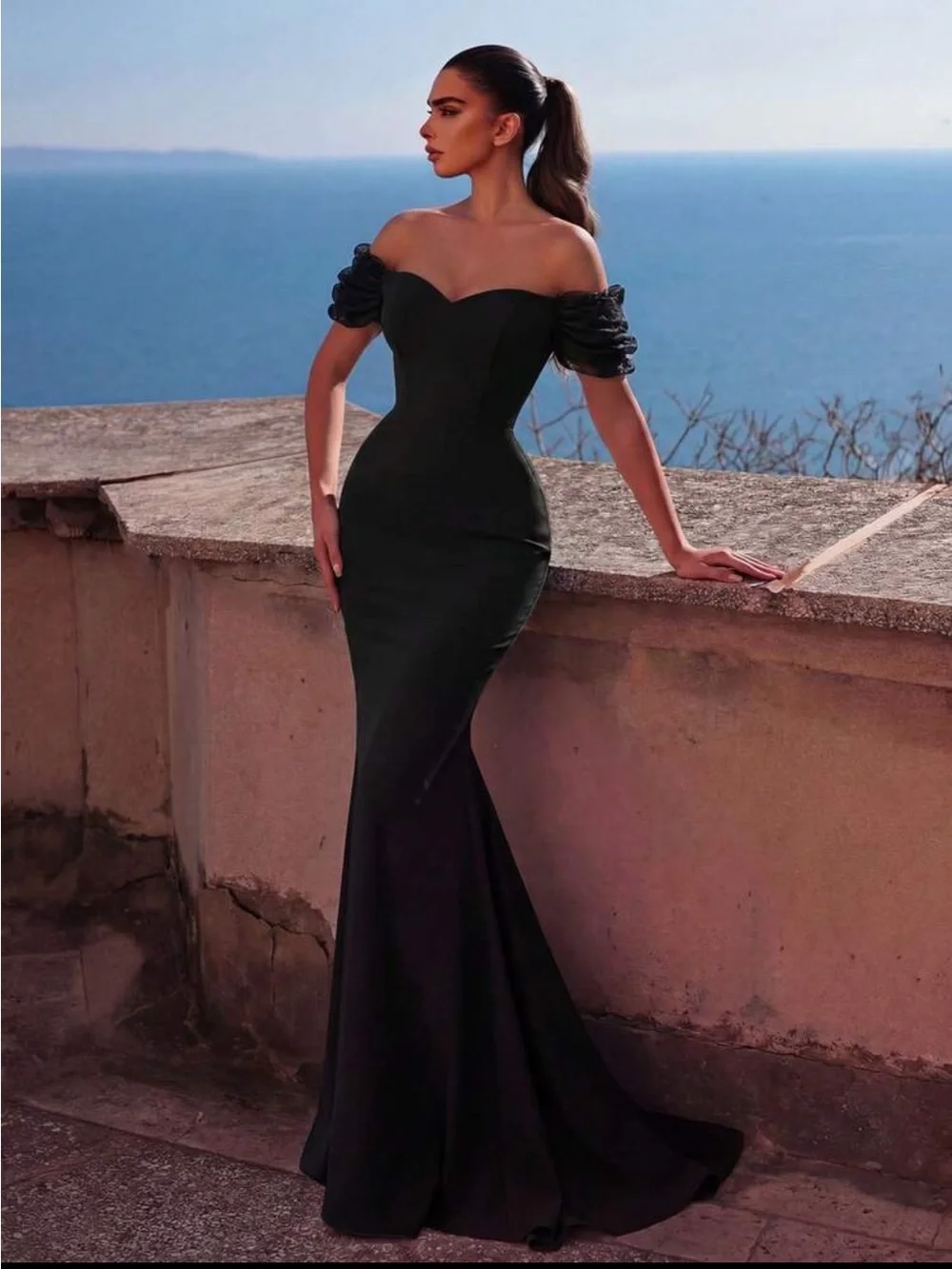 Faeriesty sleek black